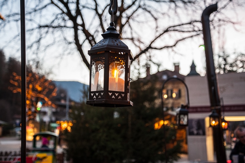 gemütliche Stimmung auf dem Weihnachtsmarkt in Bruneck