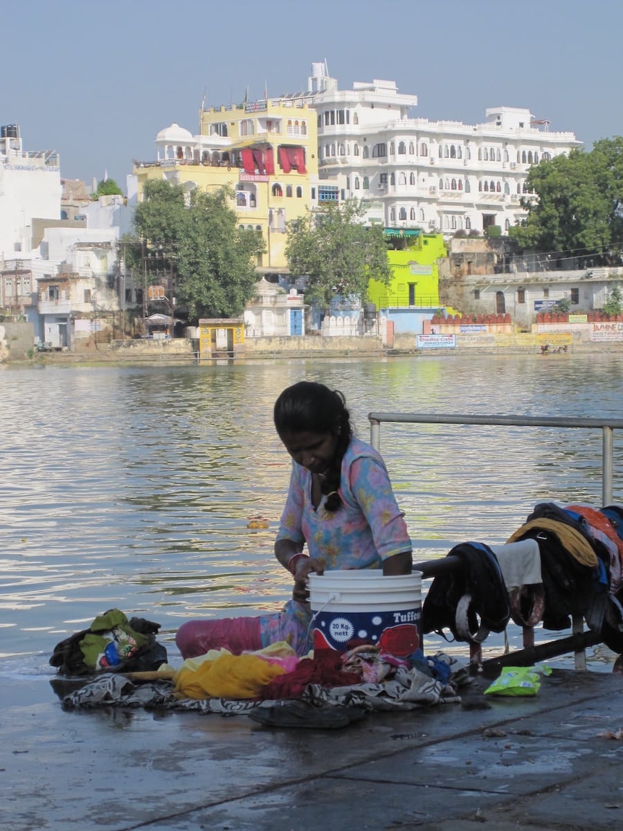 Wäsche waschen im Ganges