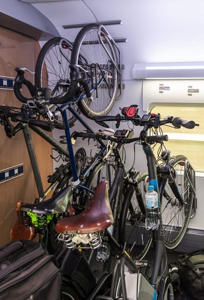 Fahrradstellplätze im ICE4