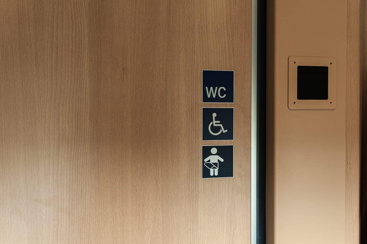 Behindertengerechte Toilette