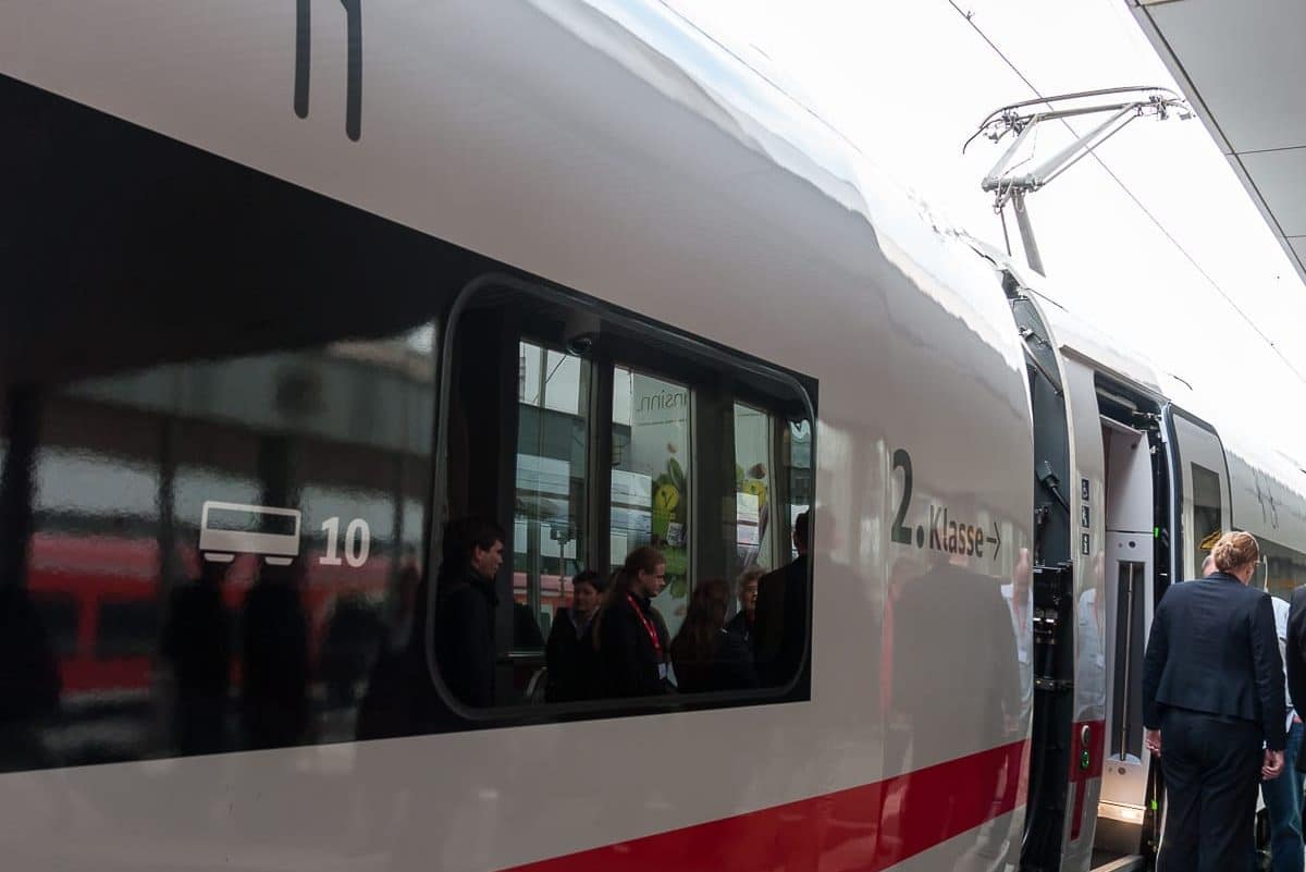 Kennzeichnung der 2. Klasse am Boardrestaurant-Wagen