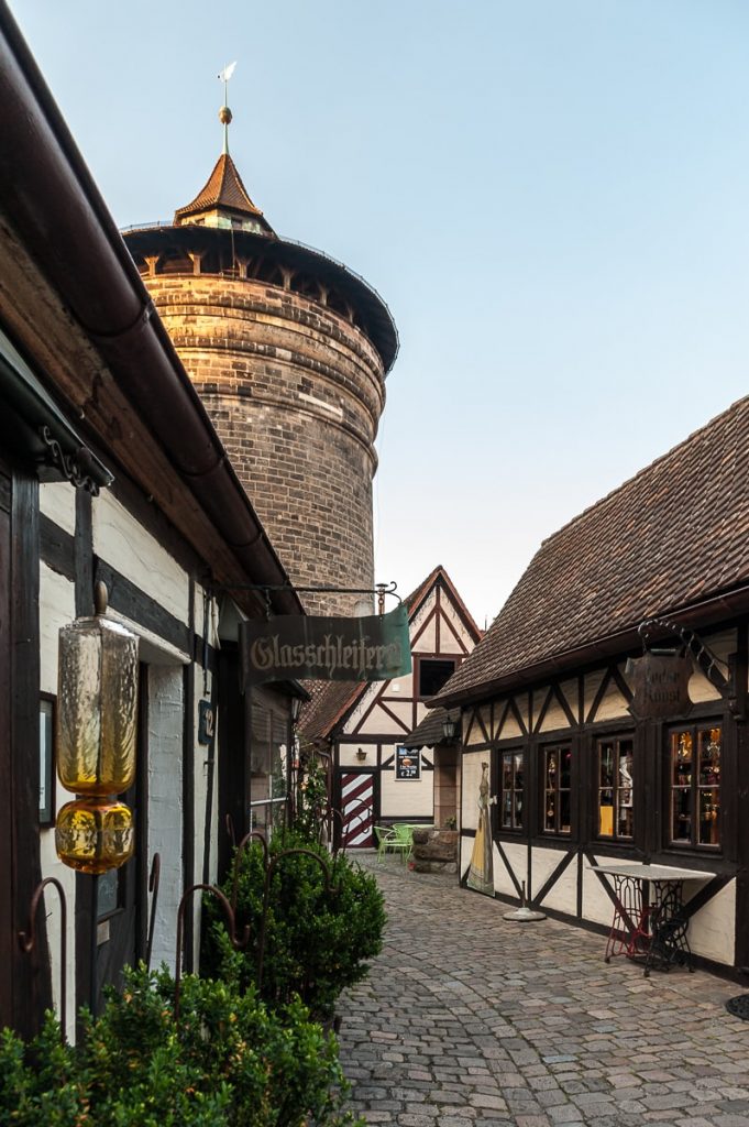 Handwerkerhof mit Frauenhofturm