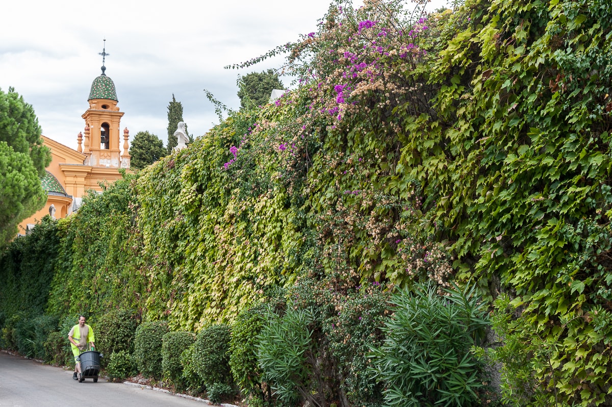 Friedhofsmauer auf dem Burghügel von Nizza.