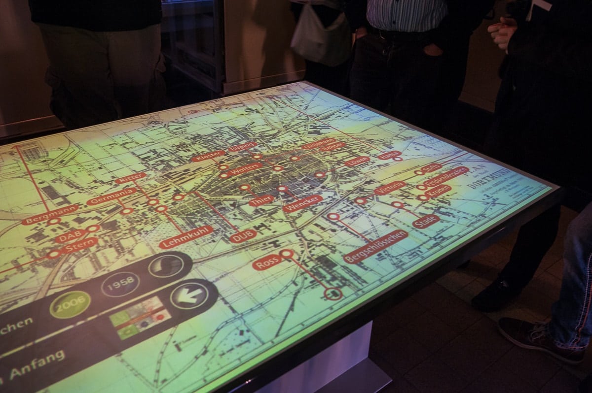 Medientisch im Schaltraum