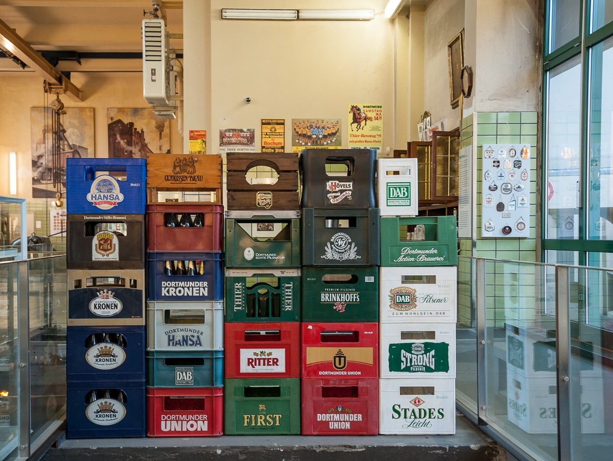 Bierkästen der Dortmunder Biere