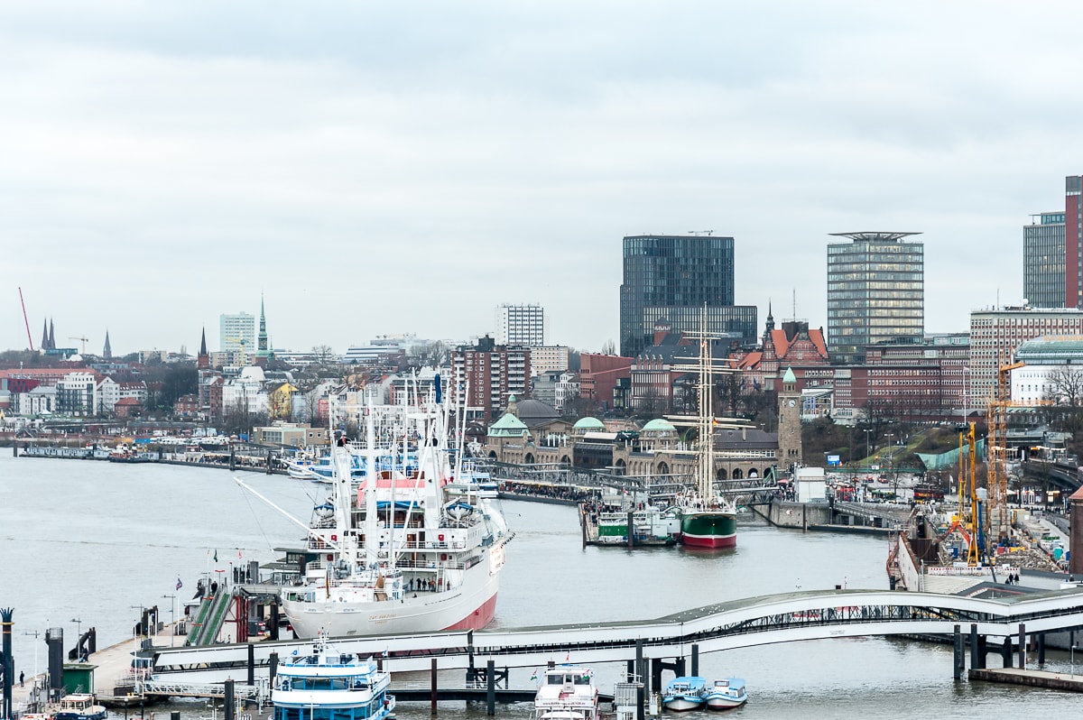 Ausblick auf den Hamburger Hafen