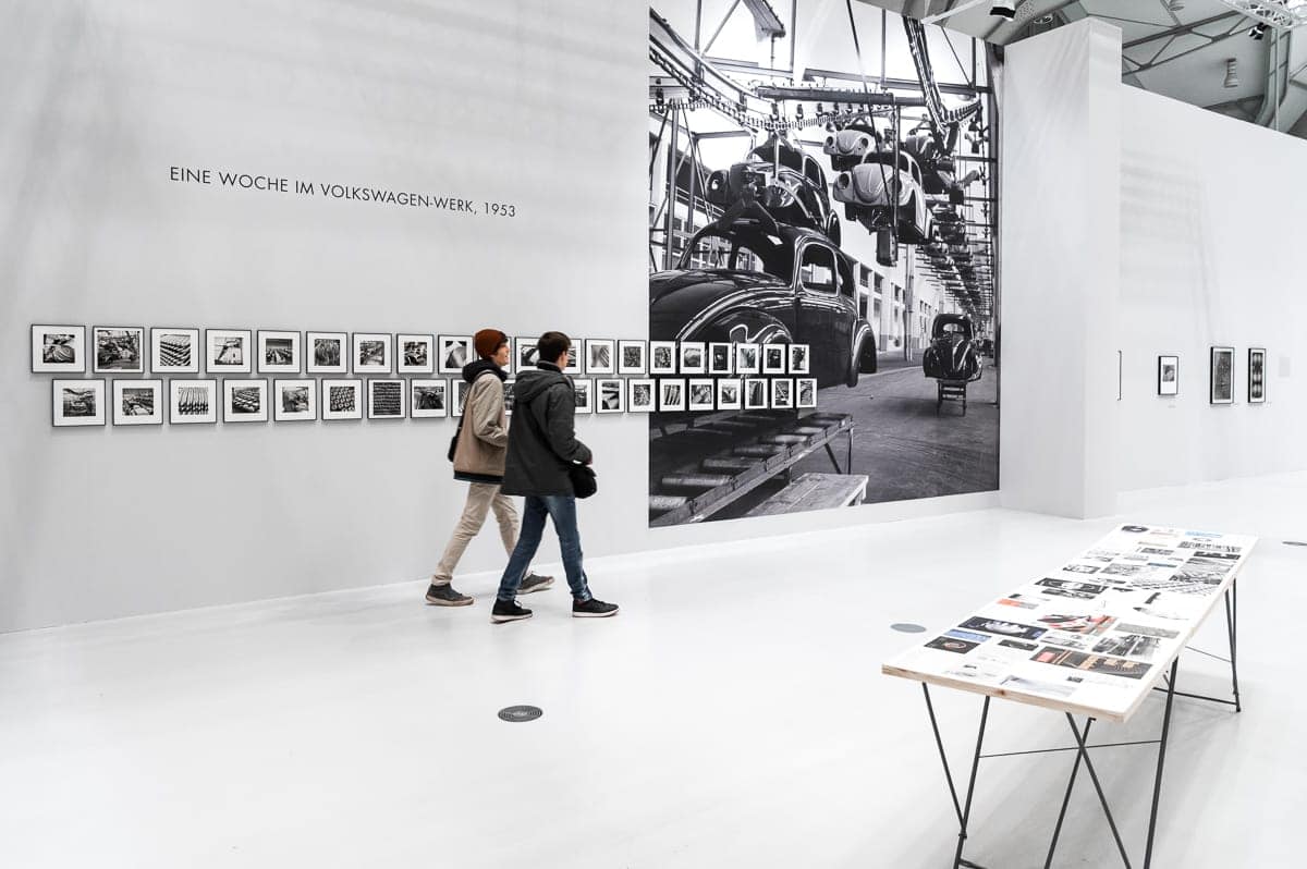 Teilbereich "Eine Woche im VW-Werk 1953", Peter Keetman (Foto: Simon Bierwald, Indeed Photography)