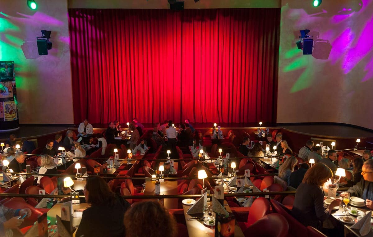Kleine Tischchen mit Lampen, GOP Variete-Theater Essen