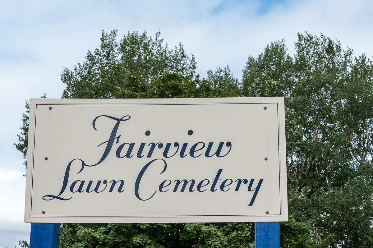 Fairview Lawn Cemetery Eingangsschild