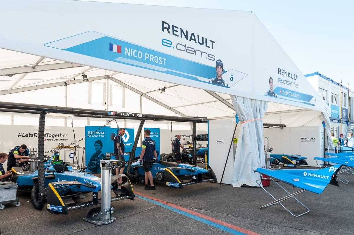 In der Boxengasse bei Renault e.dams