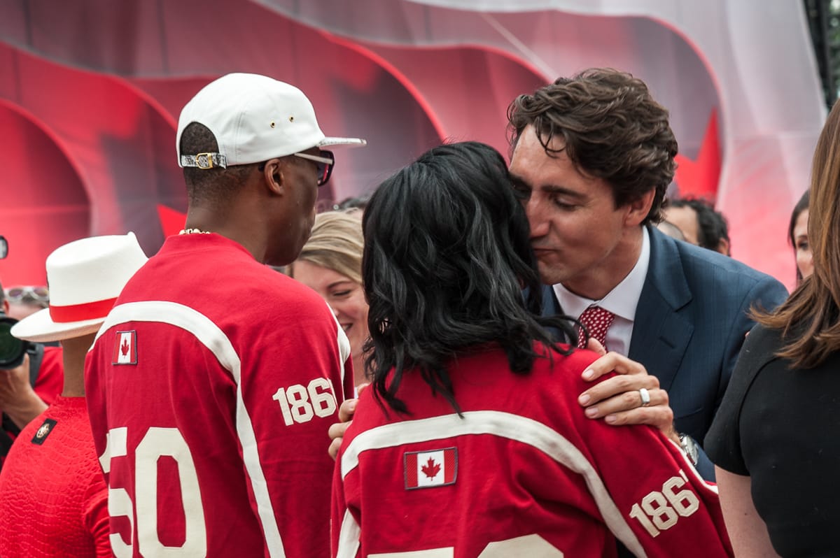 Wer möchte nicht mal von Justin Trudeau geknutscht werden... (Foto: Canada Day 2016, Ottawa)