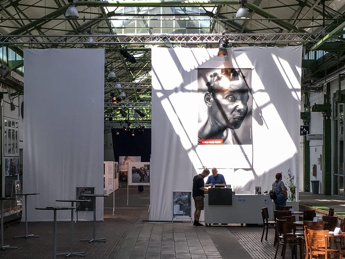 Eingang zur World Press Photo-Ausstellung 2017 im Depot, Dortmund