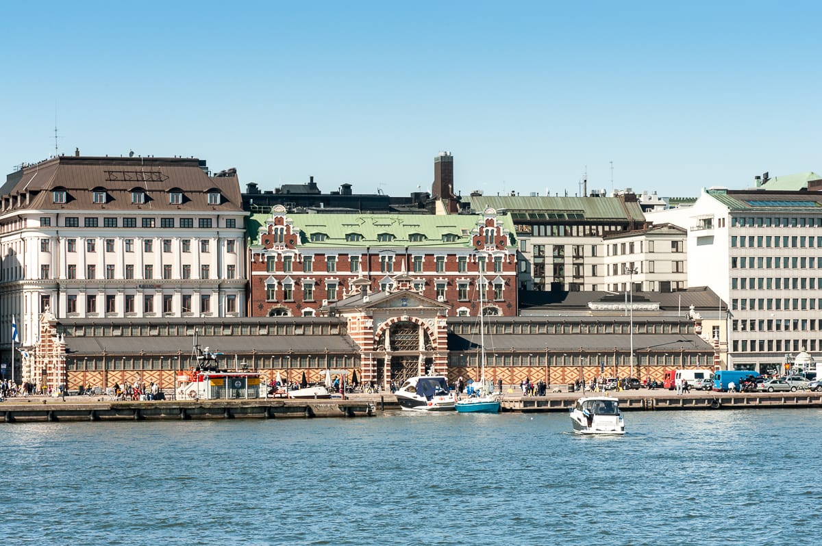 Vanha Kauppahalli vom Wasser aus