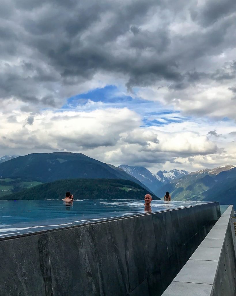 der endlose Pool