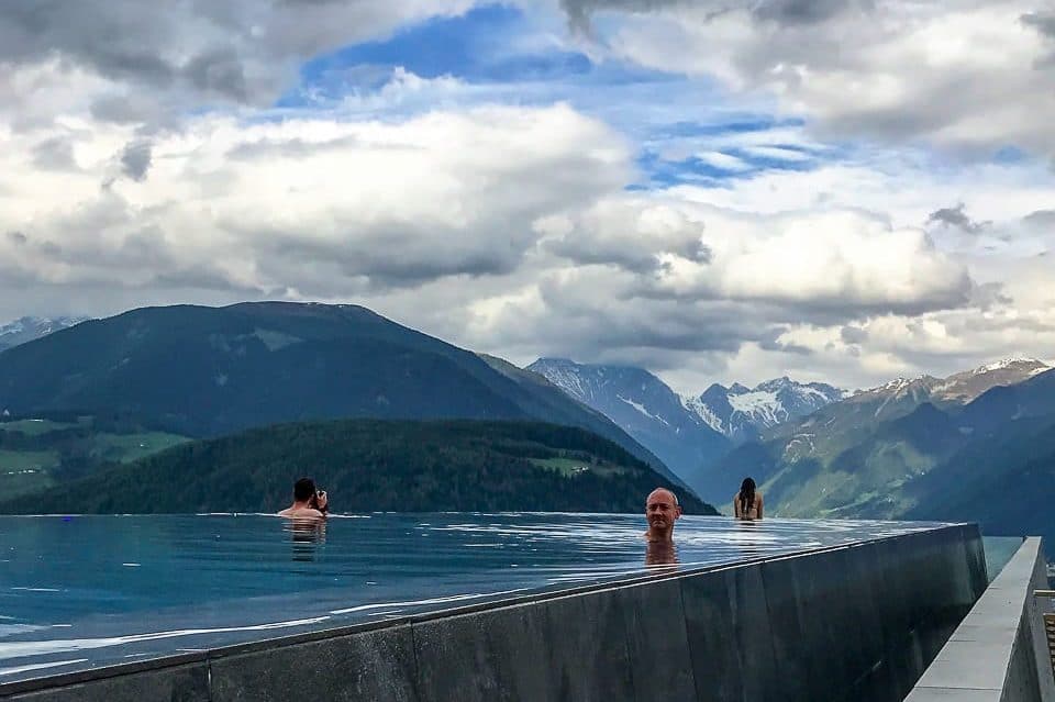 der endlose Pool