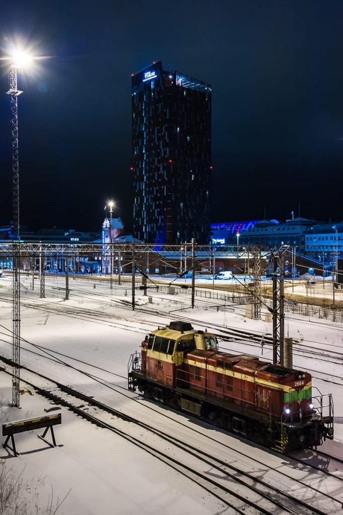 Das Solos Sokos Hotel bei Nacht