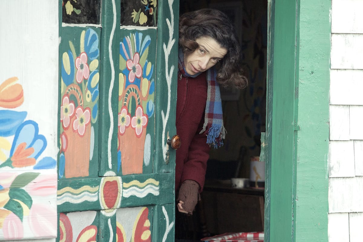 Maud Lewis (Sally Hawkins) hat das Haus innen und außen bemalt. © Photo by Duncan Deyoung, Courtesy of Mongrel Media