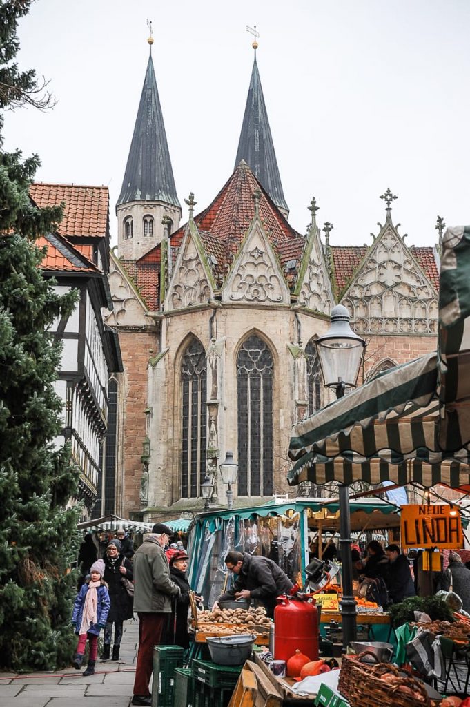 Altmarkt mit Wochenmarkt