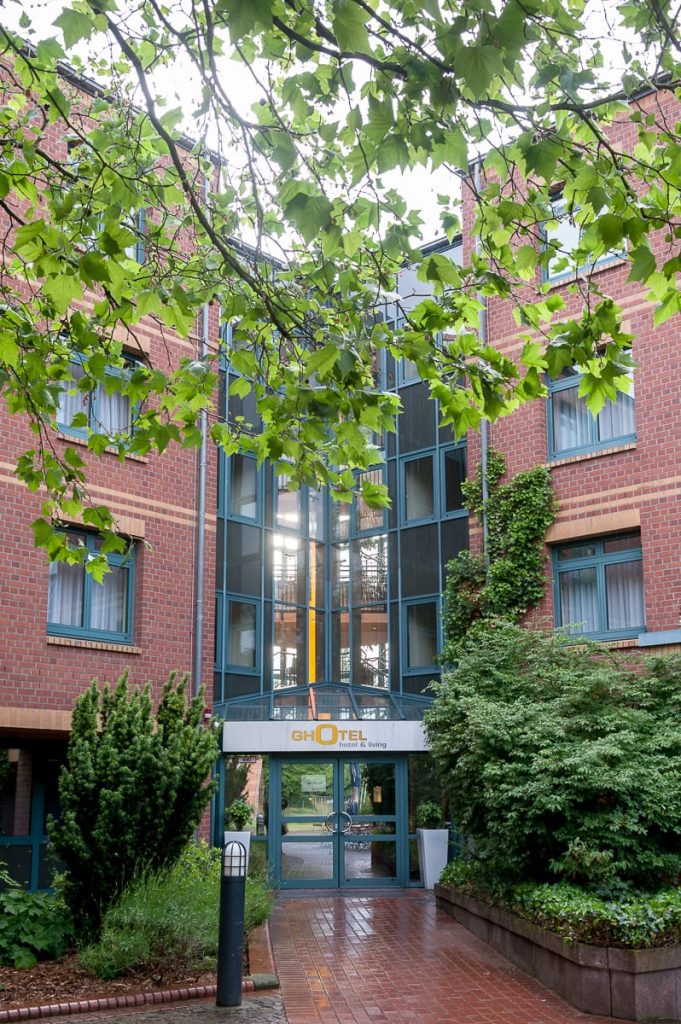 Eingang zum Hotel