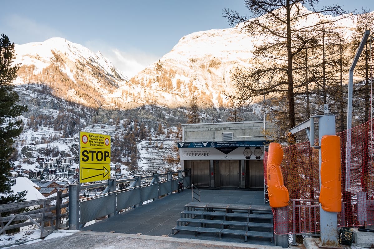 Eine Skipiste endet direkt am CERVO