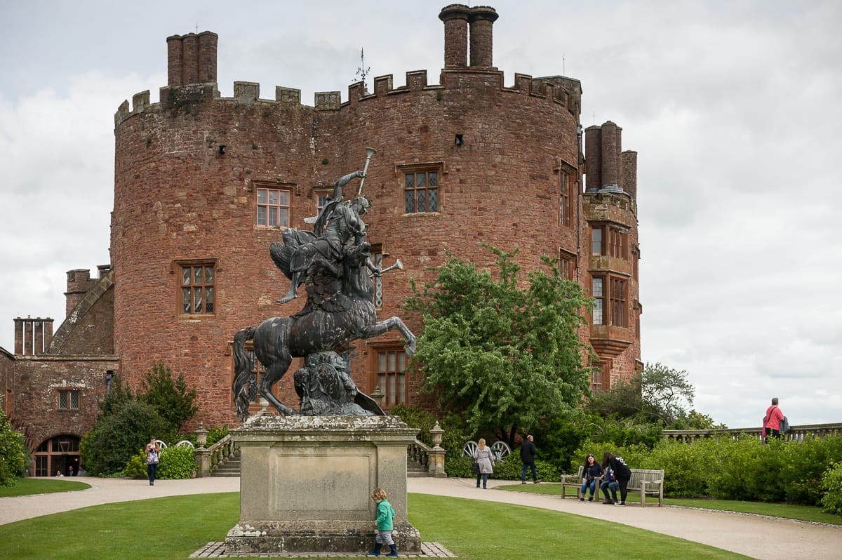 Powis Castle und Gärten