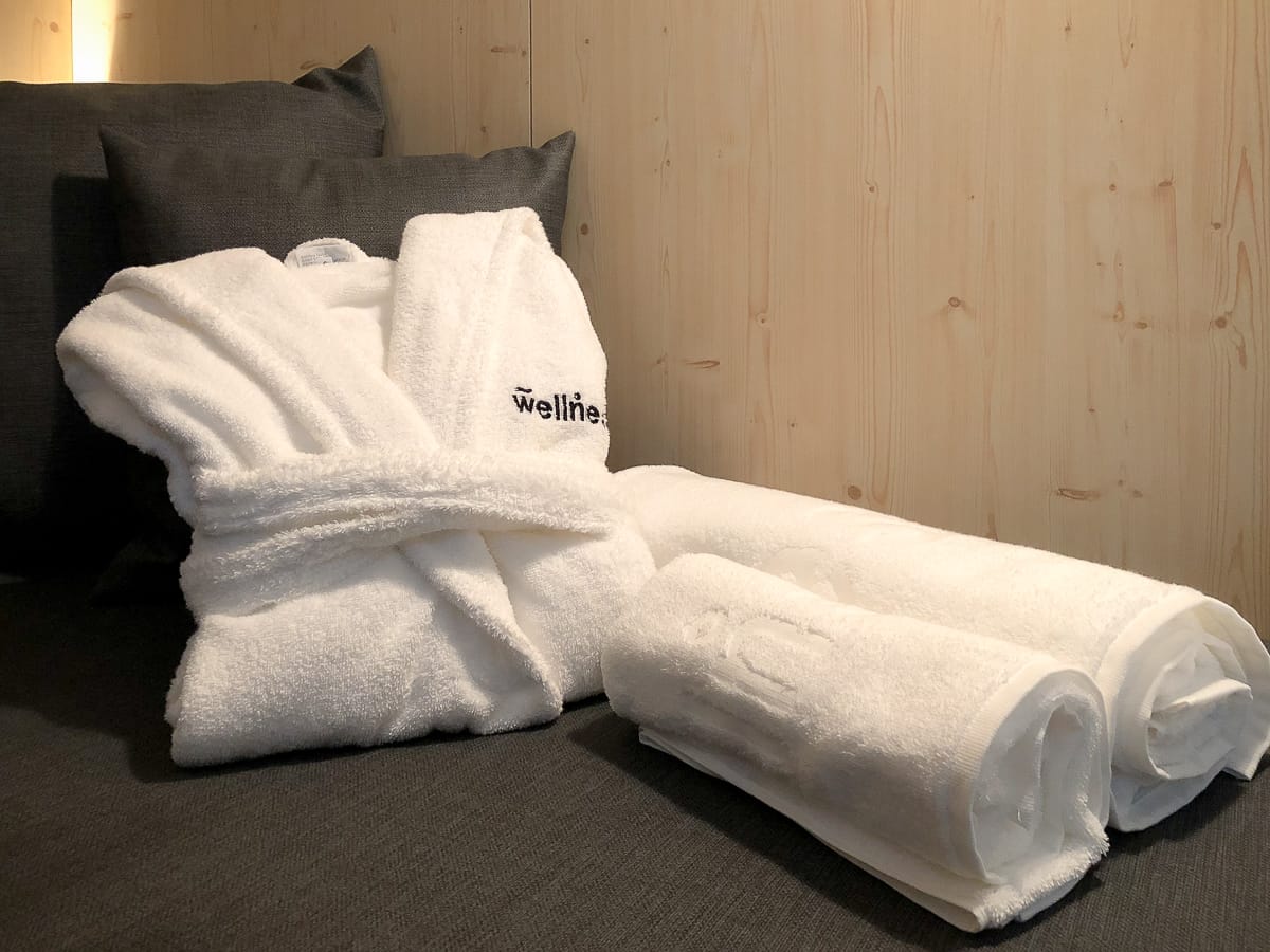 wellnest-Bademantel und Handtücher zum Ausleihen