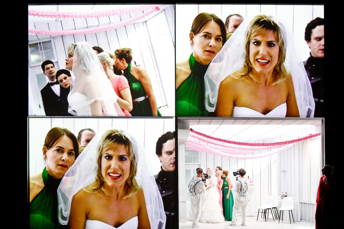Frank Genser, Xenia Snagowski, Bettina Lieder, Merle Wasmuth, Friederike Tiefenbacher, Stephanie Eidt, Oliver Kraushaar, Annika Meier, Owen Read, Uwe Schmieder (rechts unten) © Birgit Hupfeld