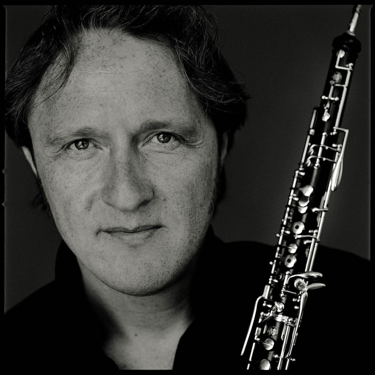 Albrecht Mayer mit Oboe von Matt Hennek, CC BY-SA 3.0-Lizenz, Wikipedia