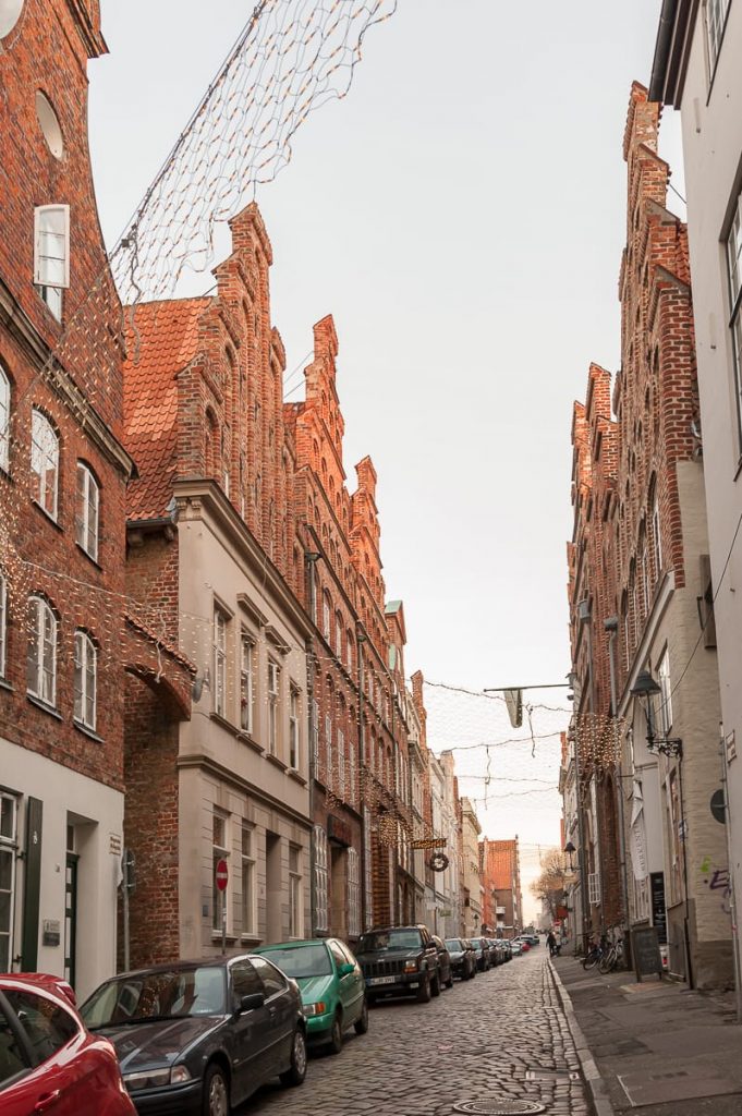 Eine der schönen Straßenzüge von Lübeck