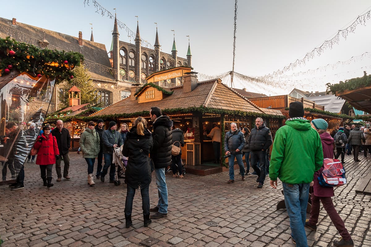 Lübecker Weihnachtsmarkt auf dem Markt