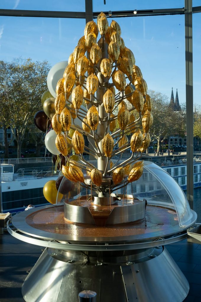 Der berühmte Schokoladenbrunnen im Schokoladenmuseum Köln