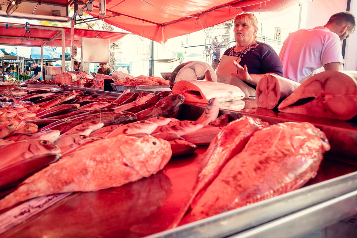 Fangfrischer Fisch auf dem Fischmarkt