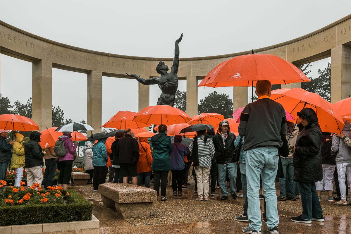 Memorial mit Schiffskreuzfahrtgästen