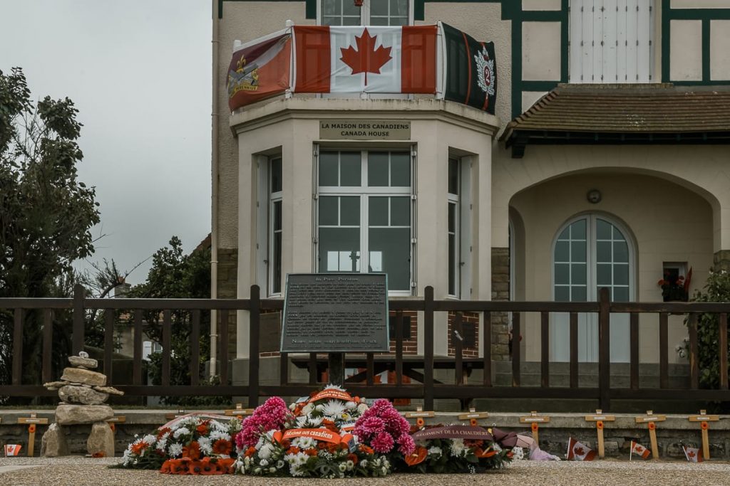 Gedenken an die gefallenen Kanadier während der D-Day-Feierlichkeiten 2018 vor dem Canada House.