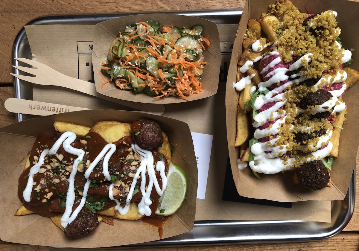 Thai Peanut Meatballs sowie Pink Persia Poutine und Sesam-Gurkensalat