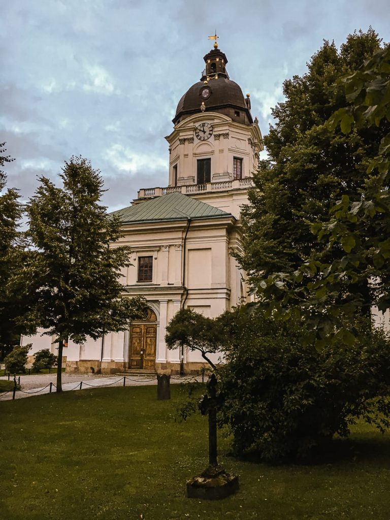 Adolf Fredriks kyrka mit Friedhof