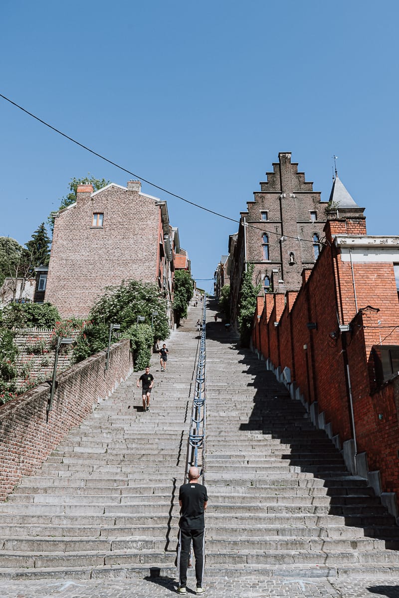 Montagne de Bueren, die imposante Treppe rauf zum Hügel der Zitadelle in Lüttich.