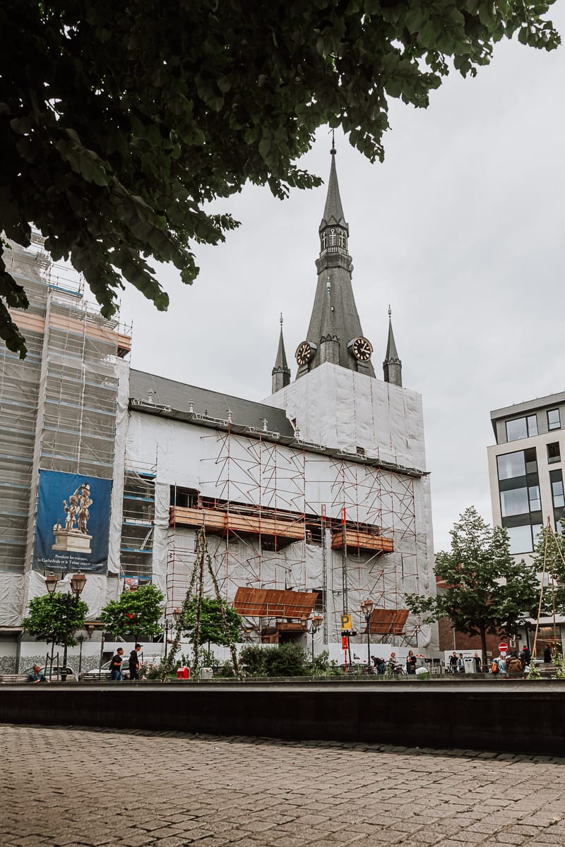 Cathédrale Saint-Paul de Liège - St. Pauls-Kathedrale in Lüttich, die gerade renoviert wird