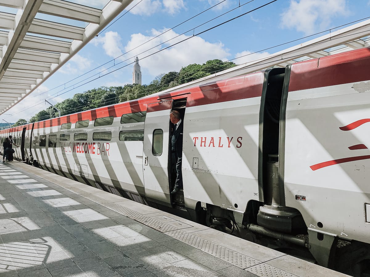 Thalys am Bahnsteig in Lüttich.