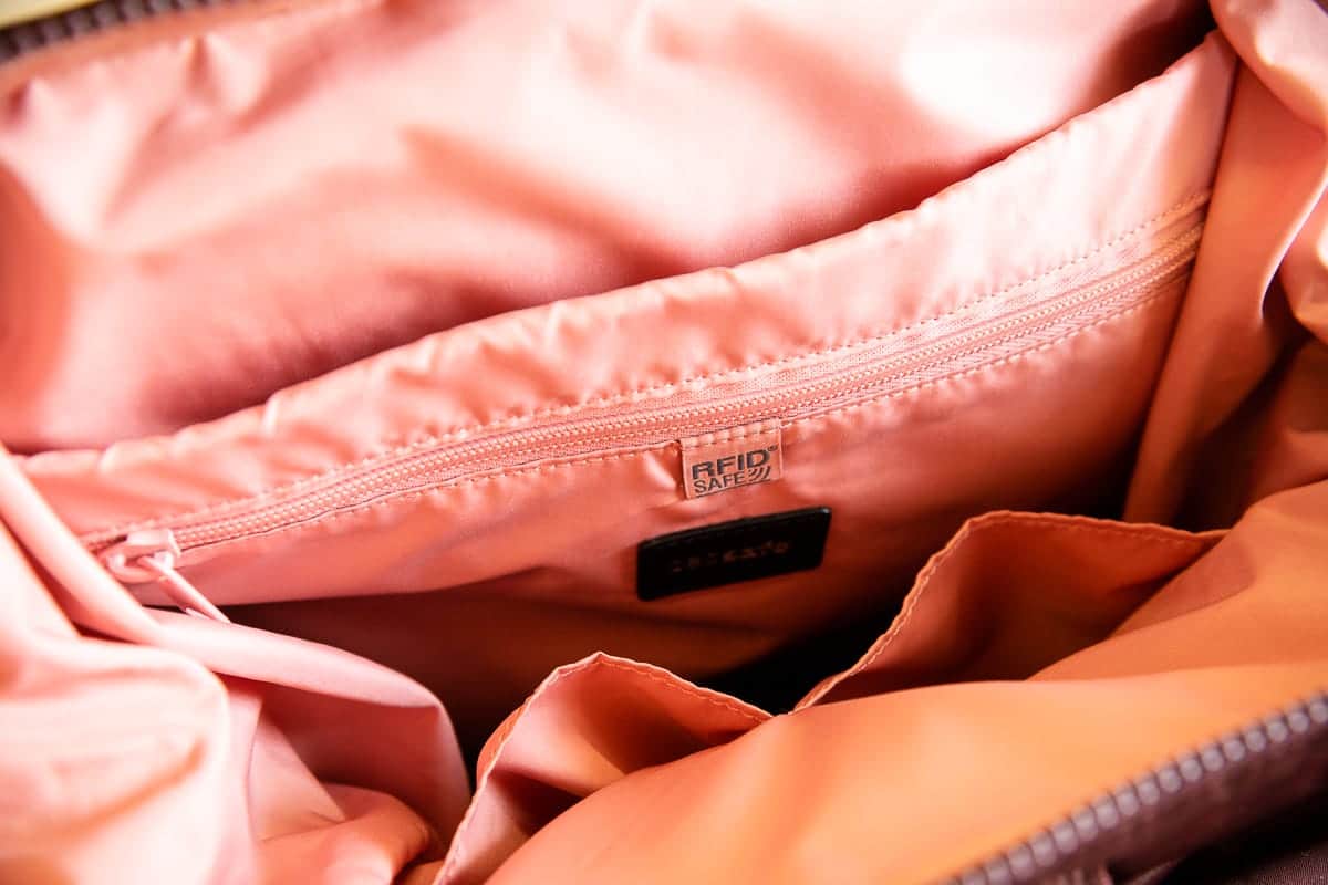 RFID-Sicherheitsmerkmal im Inneren des Rucksacks.