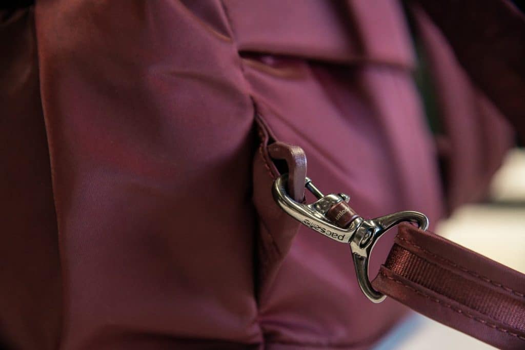 TurnNLock security hook am Citysafe CX von pacsafe