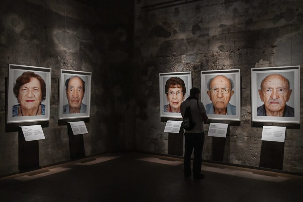 Survivors-Ausstellung von Martin Schoeller in der Zeche Zollverein/Kokerei Zollverein in Essen.