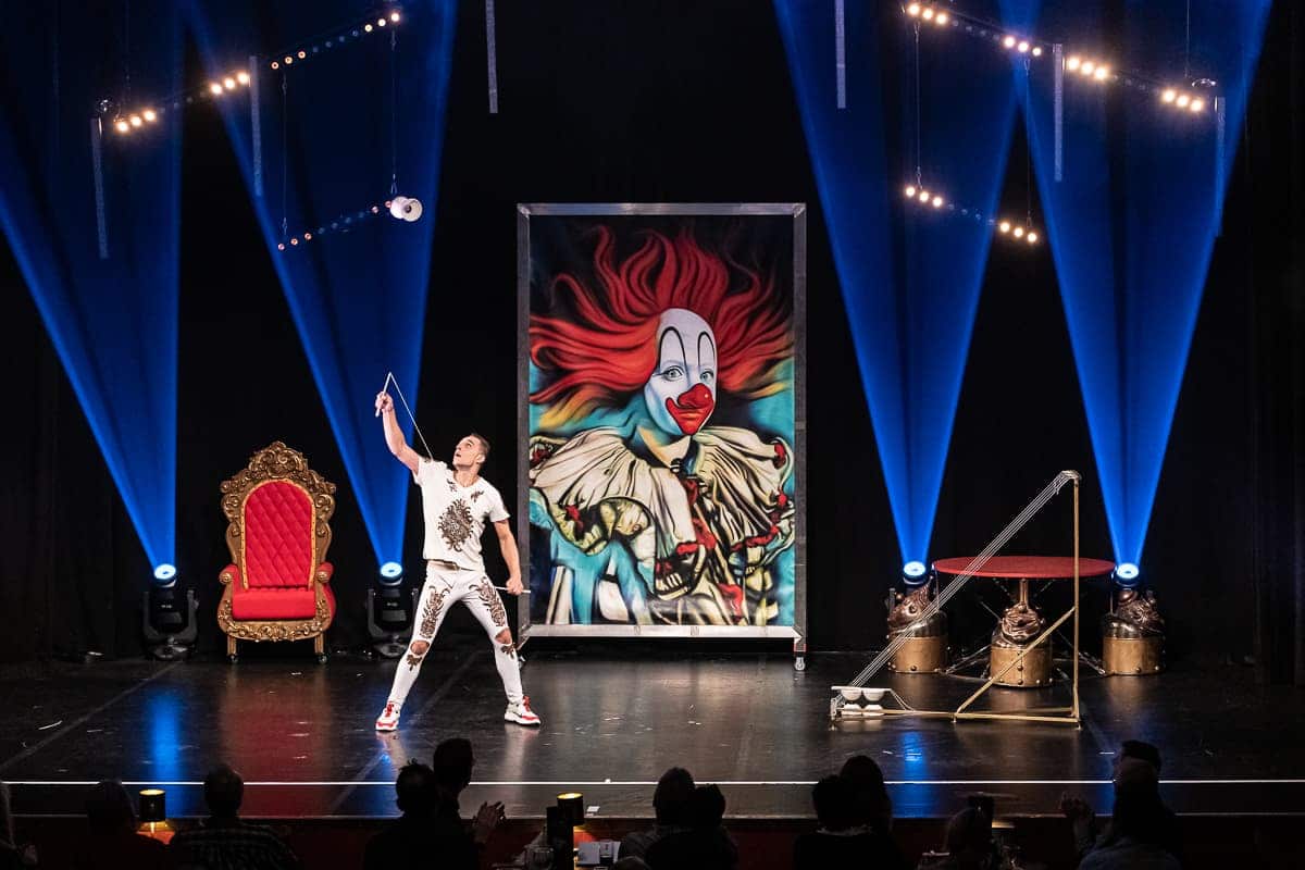 Anton Shcherbyna - Diabolo Jonglage, Circus