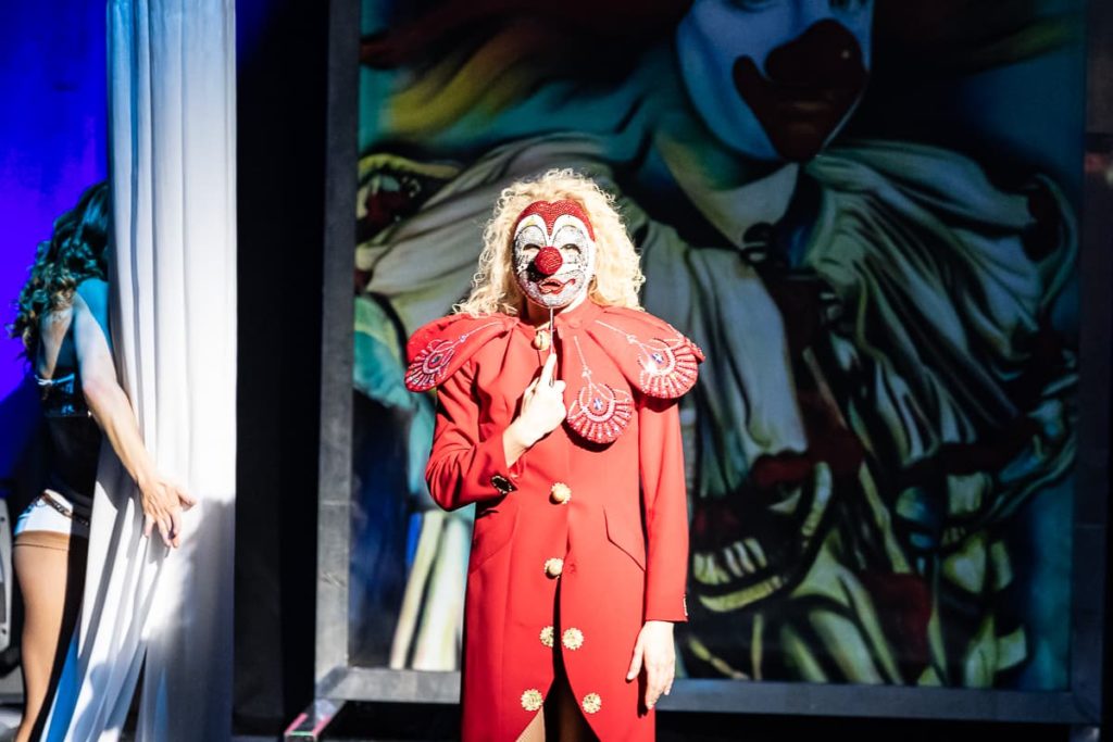 Hanna hat ihren ersten Auftritt im Circus