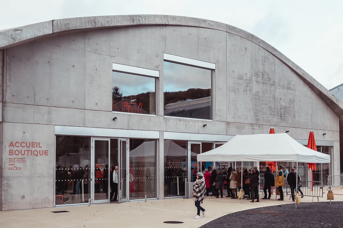 Neugestalteter Museumsshop in Meisenthal. 