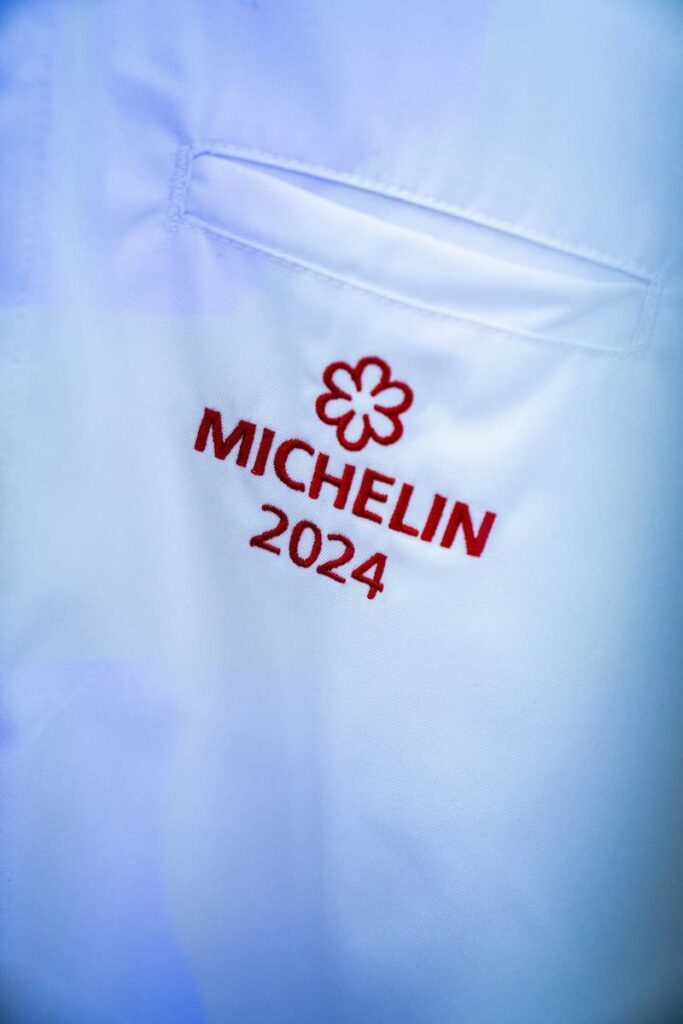 Kochjacke für den Michelin Guide 2024 für einen Stern