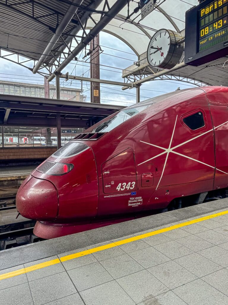 Triebkopf eines Ex-Thalys, jetzt Eurostar-Zug im Bahnhof von Bruxelles-Midi. 